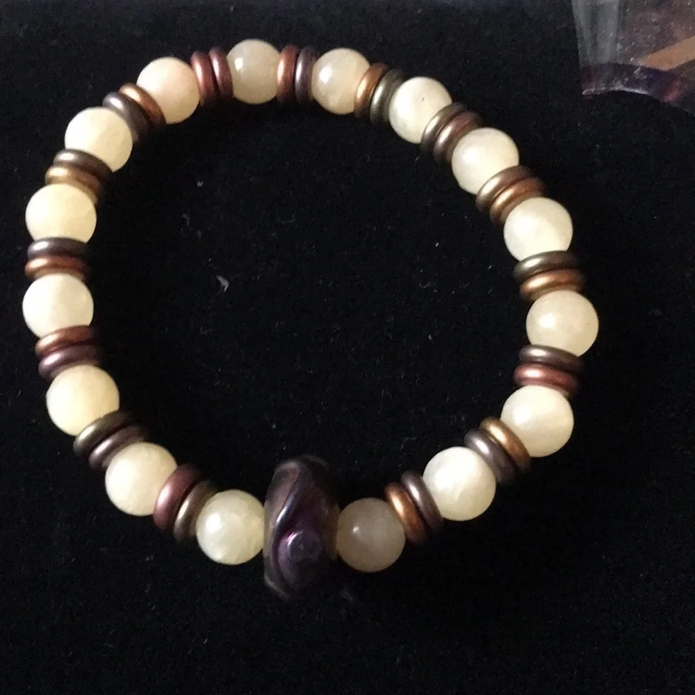 Jade and Czech Glass stretch bracelet cream and purple colors 6 3/4 inches